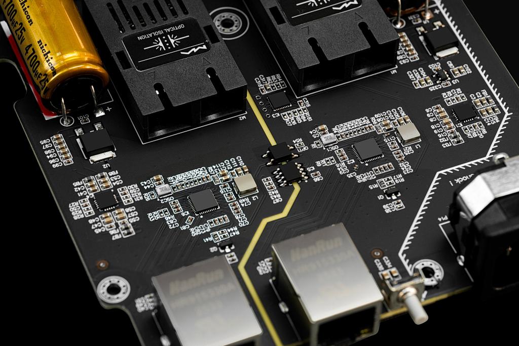Filtr sieciowy z izolacją optyczno-elektryczną - Matrix Audio SI-1