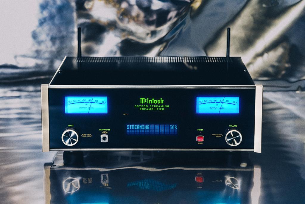 Streamer, DAC i przedwzmacniacz w jednym - McIntosh CS7500