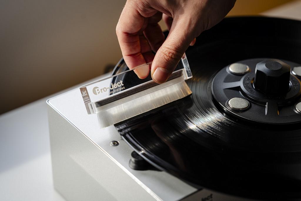 Kompaktowa myjka z odsysaniem próżniowym - Pro-Ject VC-E Mini