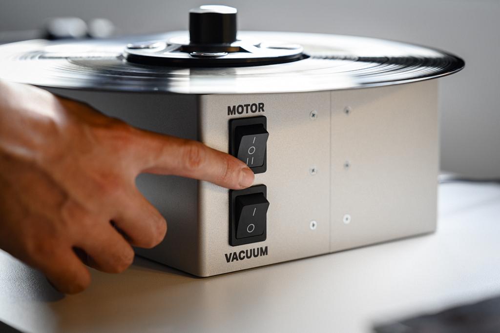 Kompaktowa myjka z odsysaniem próżniowym - Pro-Ject VC-E Mini
