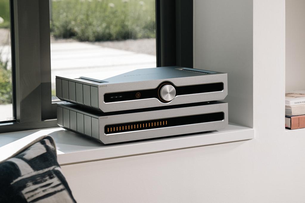 Przedwzmacniacz sieciowy i końcówka mocy z wysokiej półki - Roksan Caspian 4G Streaming Pre-Amplifier i Power Amplifier