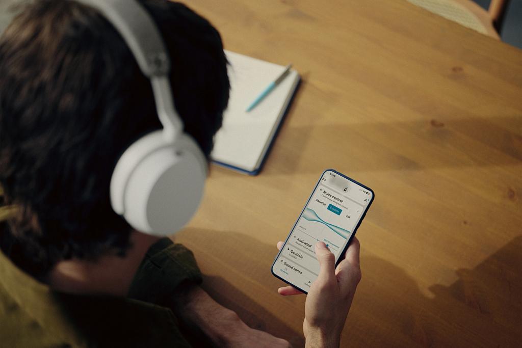 Więcej ciszy, więcej funkcji i wymienna bateria - Sennheiser Momentum 5 Wireless