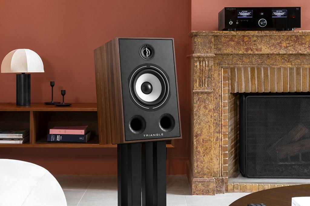 Duże monitory w stylu retro - Triangle Borea BR05