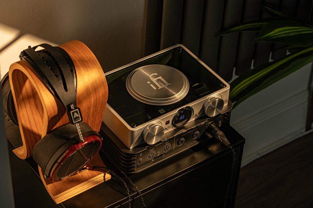 Od dokanałówek aż po elektrostaty - iFi Audio iCAN Phantom 1.5