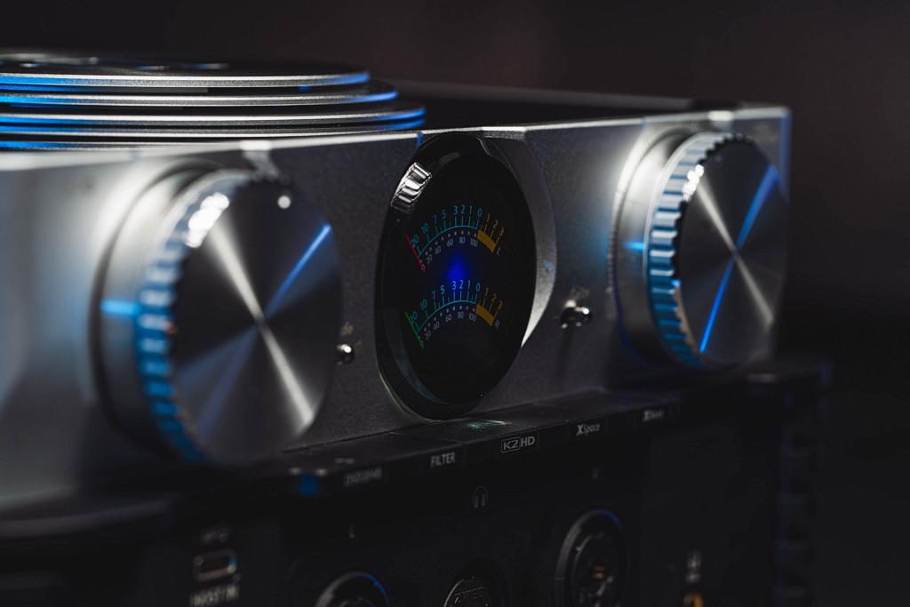 Flagowy przetwornik, streamer i wzmacniacz słuchawkowy w jednym - iFi Audio iDSD Phantom