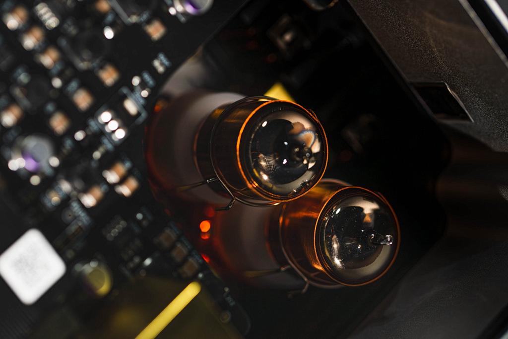 Flagowy przetwornik, streamer i wzmacniacz słuchawkowy w jednym - iFi Audio iDSD Phantom