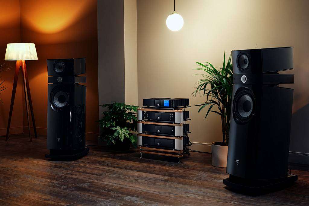 Focal i Naim w dystrybucji Stratosa