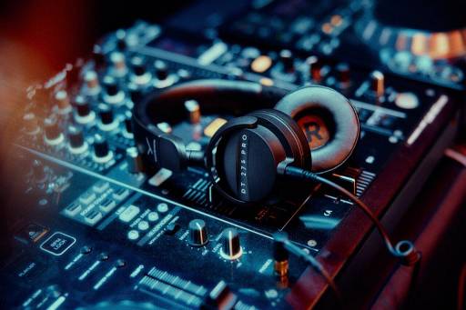 Gdy na planie robi się głośno - Beyerdynamic DT 275 PRO
