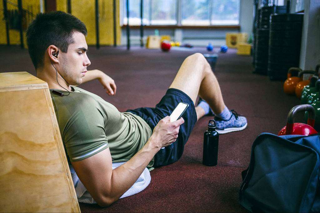 Sportowe słuchawki odporne na kurz, pot i wodę - JBL Endurance Run 3 Wireless