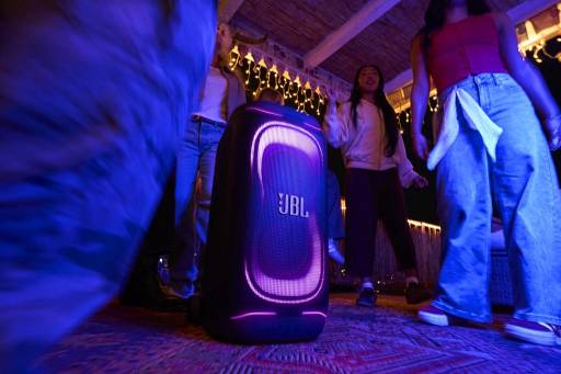 Impreza na kołach z mocą 280 W - JBL PartyBox 330