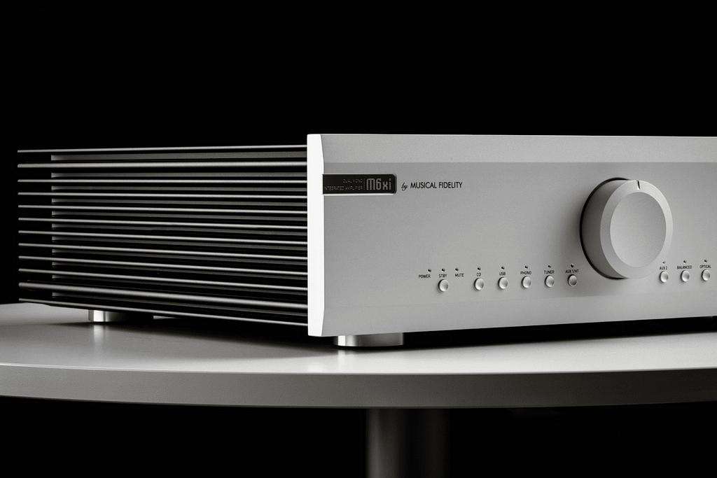 Mocna integra z bogatym zapleczem - Musical Fidelity M6xi