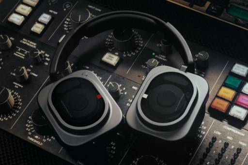 Oryginalne słuchawki w studyjnej wersji - Nothing Headphone (1) Pro